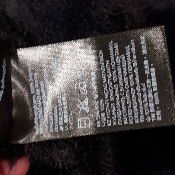 H & M Divided Black Faux Fur Cropped Long Sleeve Wide Neck Sweater Size Small - Picture 10 of 11